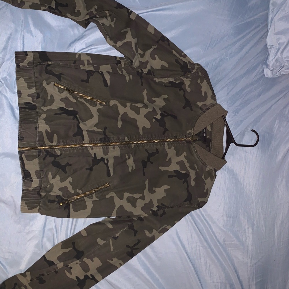 Camo bomber jacket